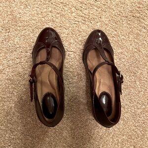 Wine colored Giani Bernini Memory Foam Pump Size 7.5 B Women’s